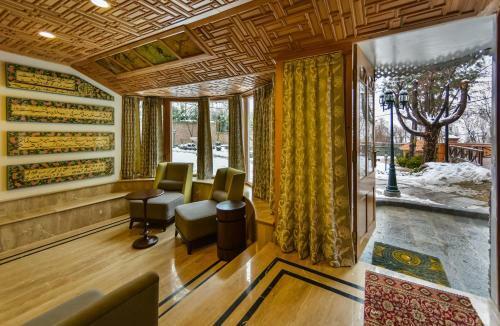 Hotel Metropolis Srinagar