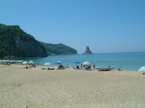 Studio Apartments Maria With Pool And Amazing View - Agios Gordios Beach