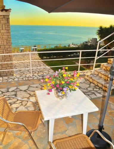 Studio Apartments Maria With Pool And Amazing View - Agios Gordios Beach
