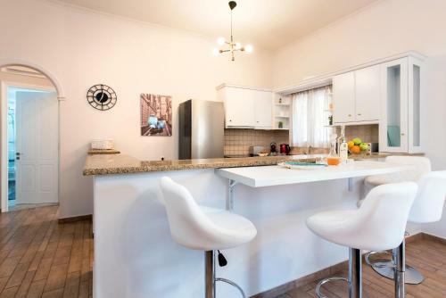 Hermes Gouvia River Luxury Apartment