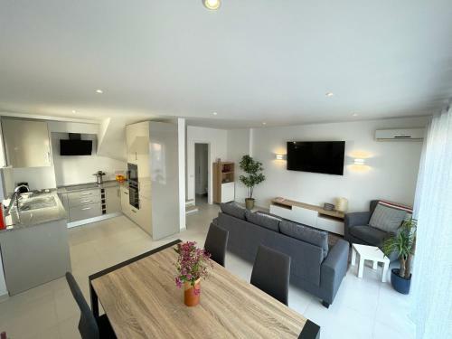 Orange Tree - Stylish 2 Bedroom Apartment In Old Village