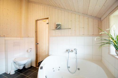 Resort 2 Beach House B 6
