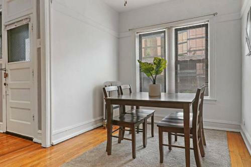Apartamento Excellent 1br In Lakeview Close To Shops & Dining!