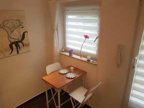 Gro�es Zimmer In Souterrain