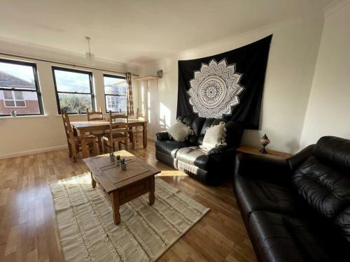 2 Bedroom Apartment In Kingston-upon-thames
