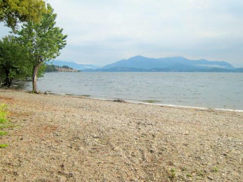 Magnificent Holiday Home In Lesa Near Lake