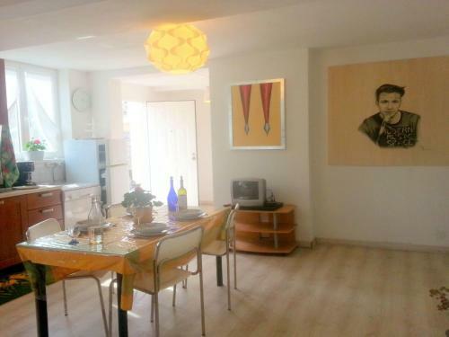 Magnificent Holiday Home In Lesa Near Lake