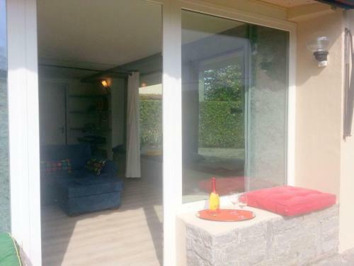 Magnificent Holiday Home In Lesa Near Lake
