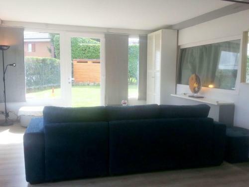 Magnificent Holiday Home In Lesa Near Lake