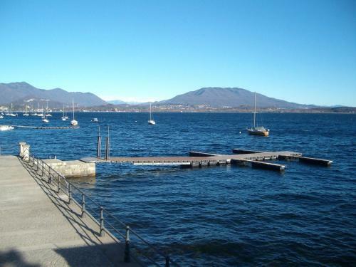 Magnificent Holiday Home In Lesa Near Lake