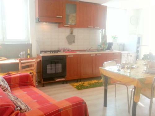 Magnificent Holiday Home In Lesa Near Lake