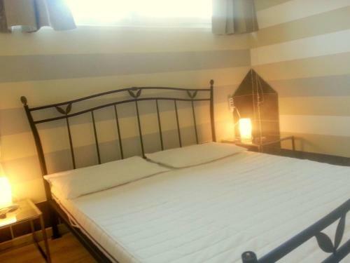 Magnificent Holiday Home In Lesa Near Lake
