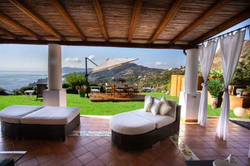 Stunning, Elegant Villa In Lipari With Pool