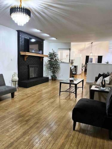 Spacious Home In Speedway Near Downtown