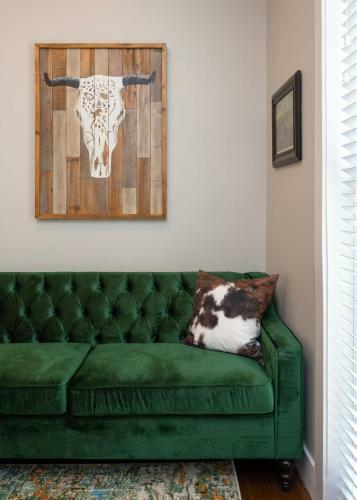 Covington Getaway - Comfortable 1-br Apartment