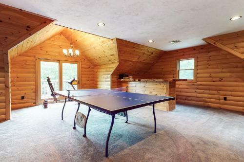 The Bear's Den