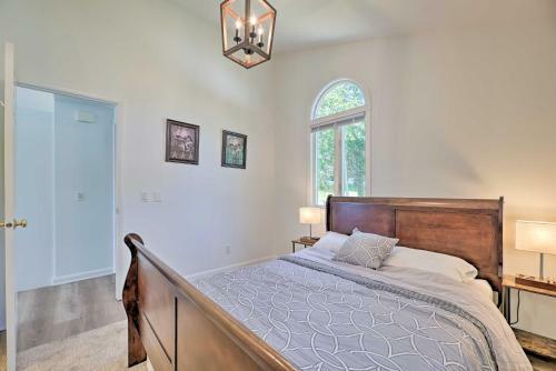 Stunning Lakeside Home With Deck On State Park!