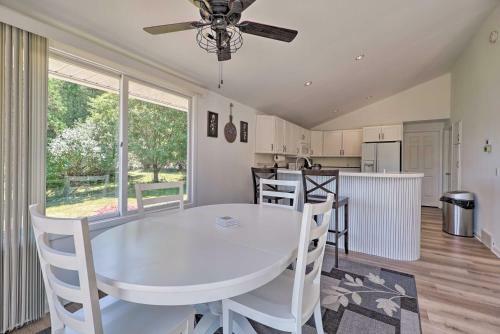 Stunning Lakeside Home With Deck On State Park!