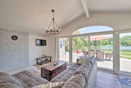 Stunning Lakeside Home With Deck On State Park!