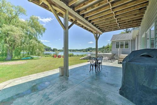 Stunning Lakeside Home With Deck On State Park!