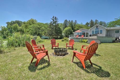 Stunning Lakeside Home With Deck On State Park!