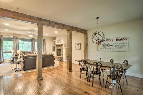 Branson Family Retreat On About 5 Acres With Decks!