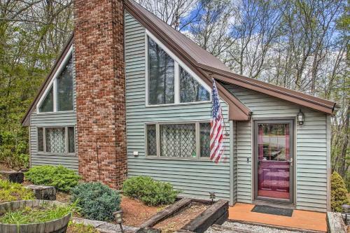 Rustic Madison Cabin Retreat With Deck And Grill!