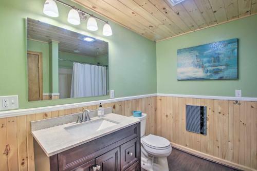 Rustic Madison Cabin Retreat With Deck And Grill!