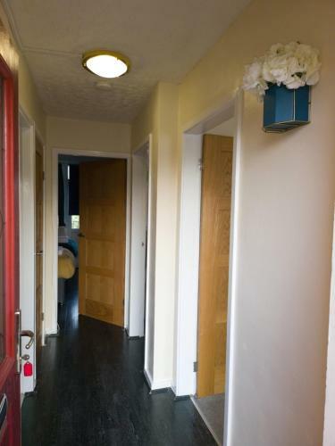 Relaxing 2-bedroom Service Apartment With Parking