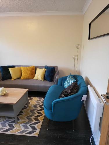 Relaxing 2-bedroom Service Apartment With Parking