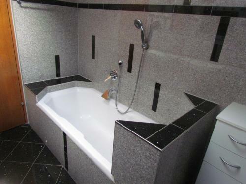 Apartamento Ferienwohnung Am Heuchelberg