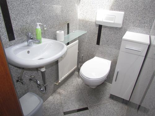 Apartamento Ferienwohnung Am Heuchelberg