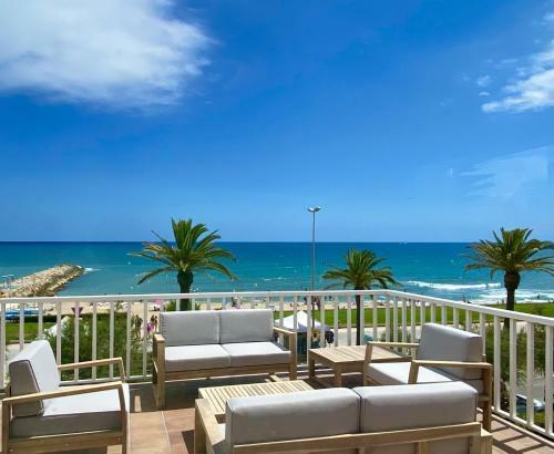 Vinyet Playa Beachfront Apartment