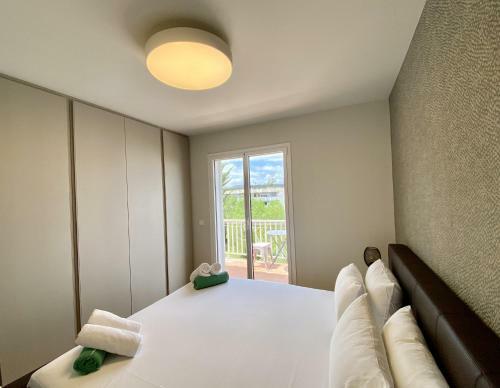 Vinyet Playa Beachfront Apartment