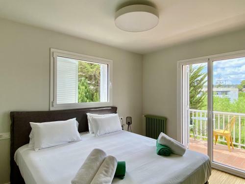 Vinyet Playa Beachfront Apartment
