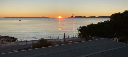 Villa Vue Mer - Hyeres Plage - Les Embruns