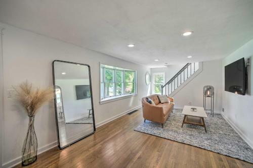 Artsy Upstate Getaway With Huge Private Yard!