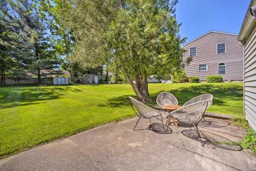 Artsy Upstate Getaway With Huge Private Yard!