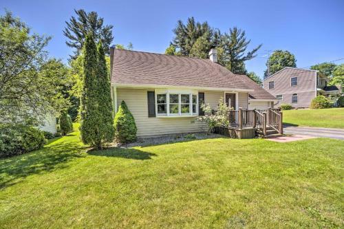 Artsy Upstate Getaway With Huge Private Yard!
