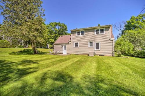 Artsy Upstate Getaway With Huge Private Yard!