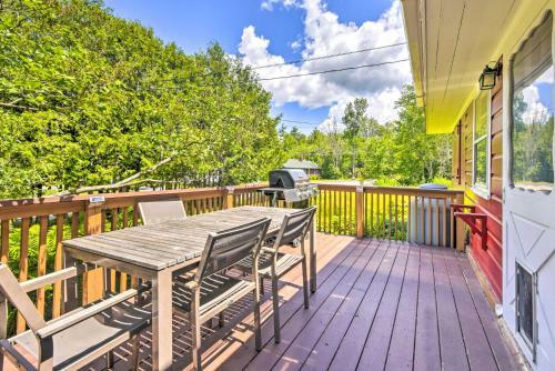 Pet-friendly Wilmington Retreat With Hot Tub!
