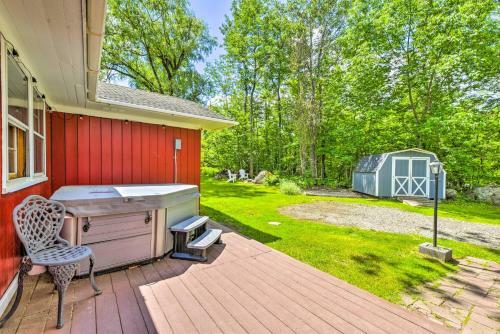 Pet-friendly Wilmington Retreat With Hot Tub!