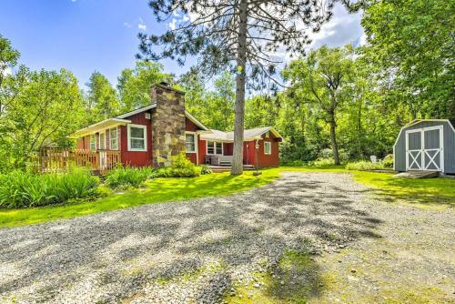 Pet-friendly Wilmington Retreat With Hot Tub!