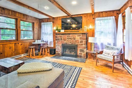 Pet-friendly Wilmington Retreat With Hot Tub!
