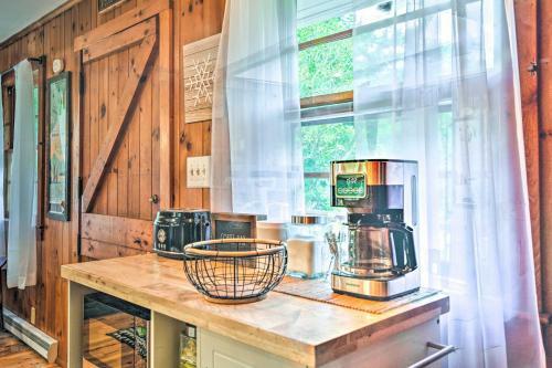 Pet-friendly Wilmington Retreat With Hot Tub!