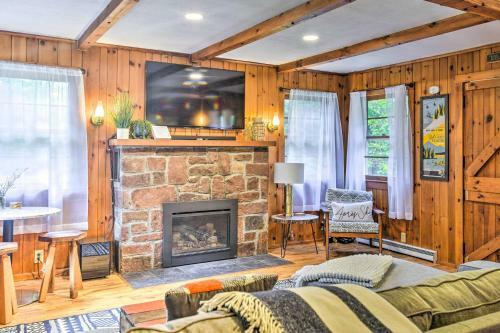 Pet-friendly Wilmington Retreat With Hot Tub!
