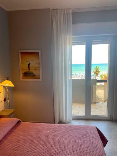 Hostal Oltremare Rooms