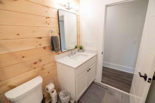 Apartamento Hottub/deck W/ Bar/parking Blueridge@ Main&pine