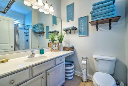 Vibrant Pet-friendly Townhome With Shared Pool!
