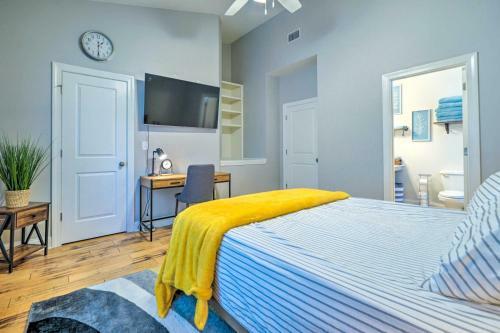 Vibrant Pet-friendly Townhome With Shared Pool!